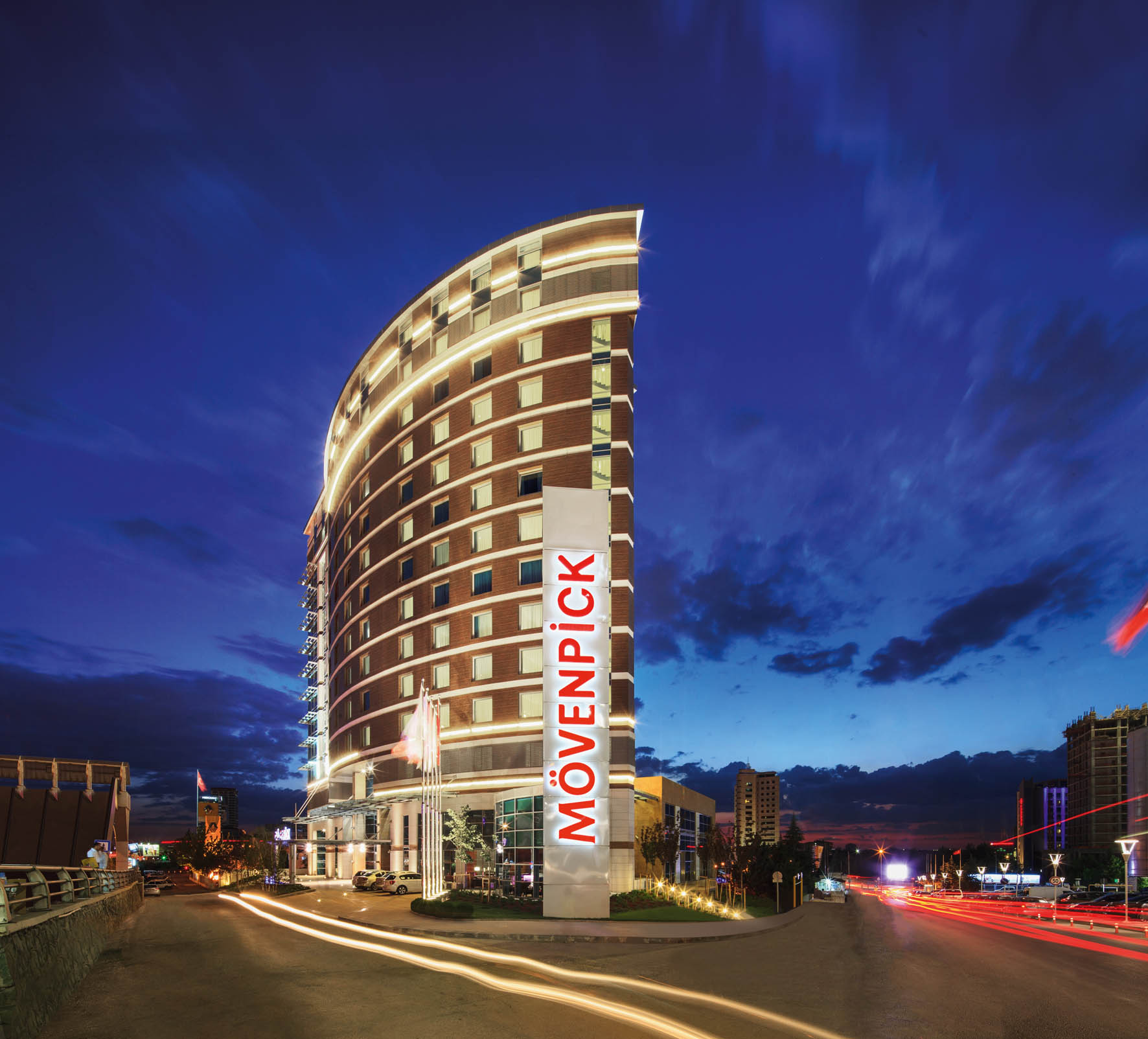 VARAN MÖVENPİCK OTEL